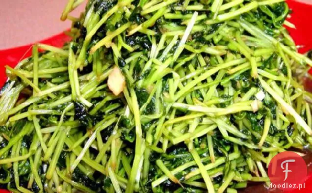Pędy Grochu (Stir-Fried Pea Shoots -- Ching Chow Dau Miu )