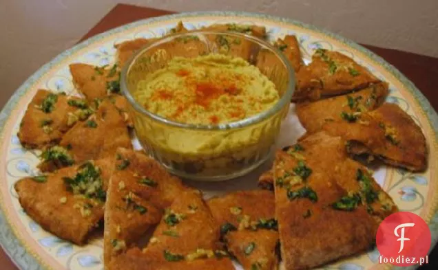 Kolendra Hummus Z Chrupiącym Czosnkiem Pita