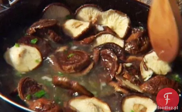 Obfita zupa z grzybami Shiitake i Miso