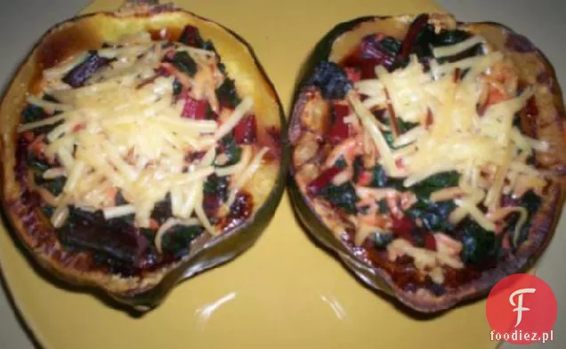 Czosnek-Chard Faszerowane Acorn Squash Z Serem Gruyere