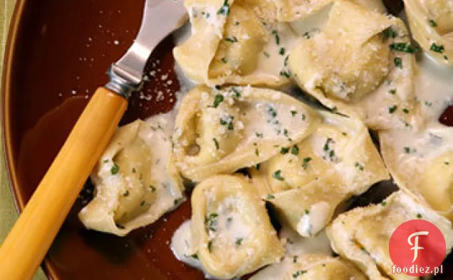 Ricotta-Swiss Chard Tortelloni z sosem Gorgonzola