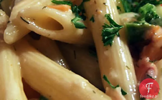 Penne z pikantną kiełbasą i Chardą