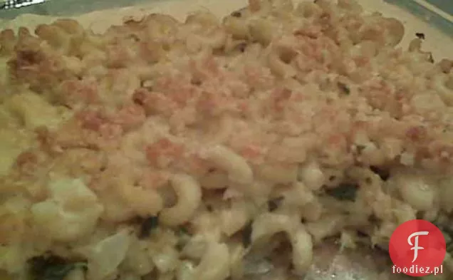 Fettuccine z Chardą Szwajcarską, orzechami włoskimi i cytryną