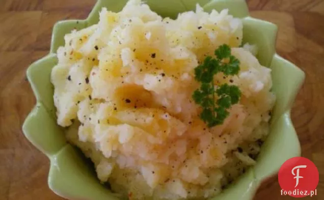 Tłuczona brukiew (żółta rzepa lub brukiew) i ziemniaki