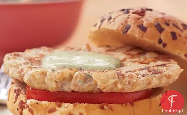 Hamburgery z kurczaka - chorizo z majonezem z awokado