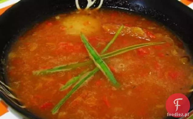 Zupa z pieczonych pomidorów, papryki i czerwonej cebuli