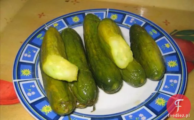 Kremowa zupa z cukinii lub ogórka.