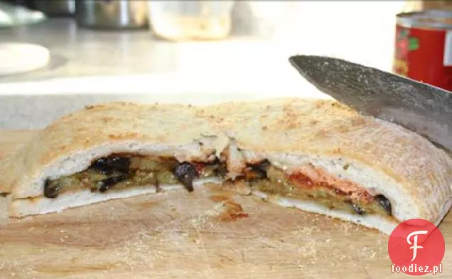 Faszerowana focaccia z pieczonym bakłażanem i Oregano