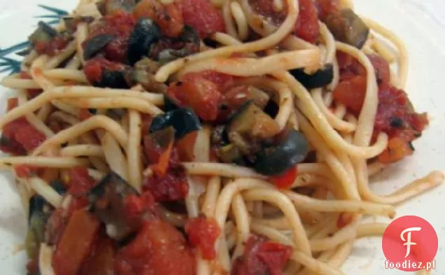 Spaghetti z sosem pomidorowo-Bakłażanowym