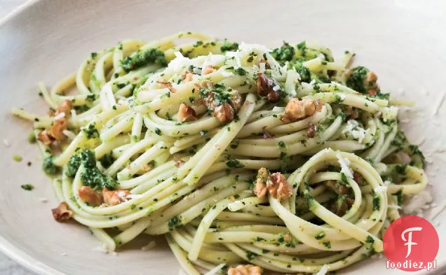 Linguine z Brokułowo-orzechowym Pesto