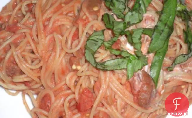 Spaghetti z bakłażanem i kozim serem