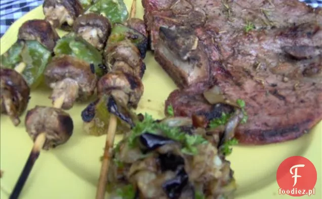 Rozmaryn-grillowany New York Strip z smażonym bakłażanem