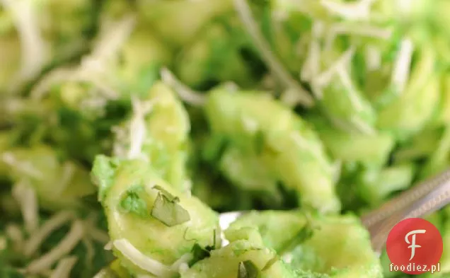 Mario Batali ' s Broccoli Rabe Pesto (lekko poprawione)