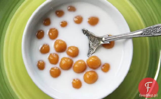 Dyniowe kulki ryżowe w słodzonym kremie kokosowym (Bua Loi Fak Thong)