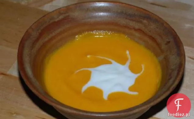 Schłodzona zupa z dyni i marchwi