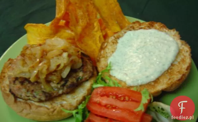 Hamburgery Mesa z szałwią Aioli i pikantnymi frytkami