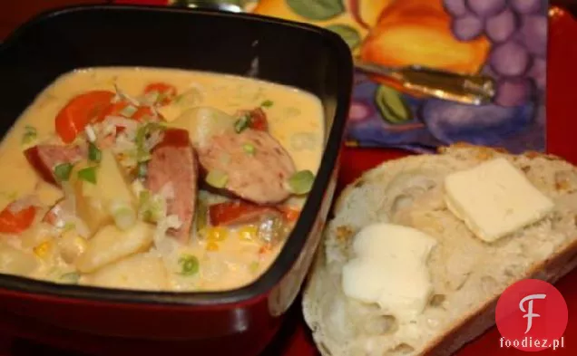 Wędzona kiełbasa i ziemniaki kukurydza Chowder
