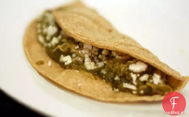 Dziś Kolacja: rozdrobniony kurczak i Tomatillo Tacos z queso Fresco