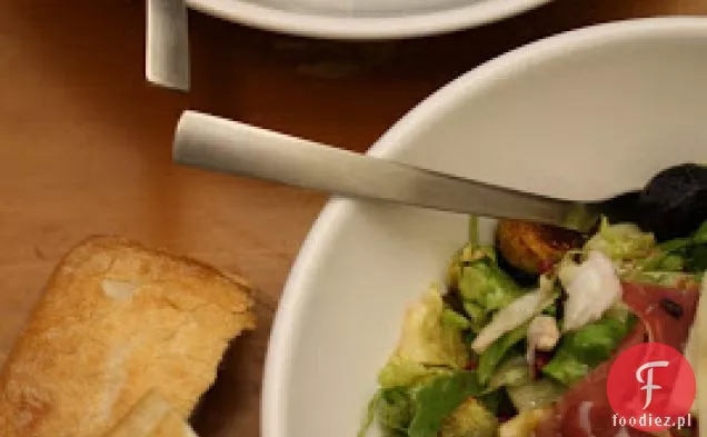 Pecorino I Sałatka Z Brukselki Z Winegretem Malinowym