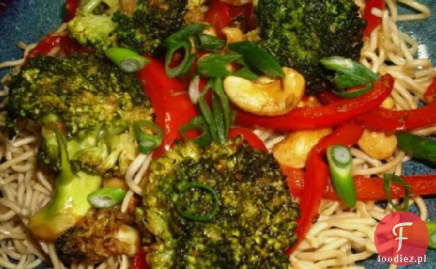Sydney Brokuły, Czerwona Papryka I Tofu Stir Fry Z Balsamicznym Vi