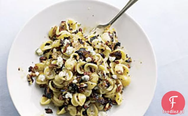 Orecchiette z brukselką, gorgonzolą i brązowym masłem