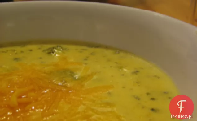 Zupa brokułowa z serem Cheddar