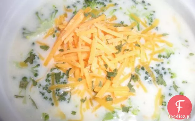 Kiełbasa, Mozzarella, Broccolini i makaron Penne