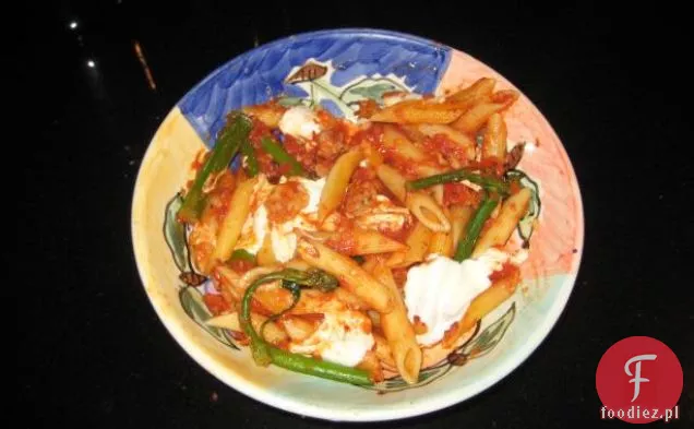 Kiełbasa Ace ' a, Mozzarella, Broccolini i makaron Penne