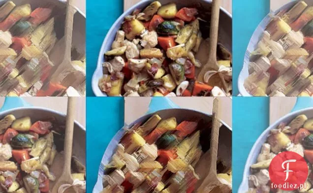 Patelnia z kurczakiem, słodkim ziemniakiem i jabłkiem