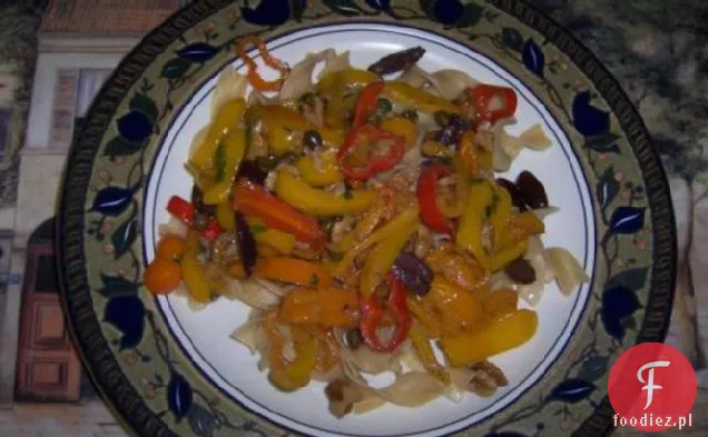 Fettuccini Ze Słodką Papryką I Orzeszkami Piniowymi