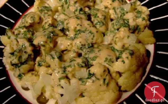 Pieczony kalafior w sosie cytrynowo-Tahini