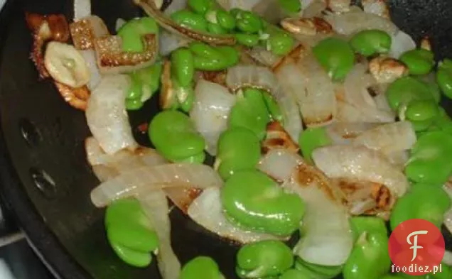 Karmelizowana Cebula I Fasola Fava (Bób)