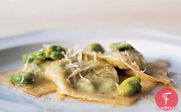 Ravioli Nadziewane fasolą Fava, ricottą i miętą z sosem brązowo-maślanym