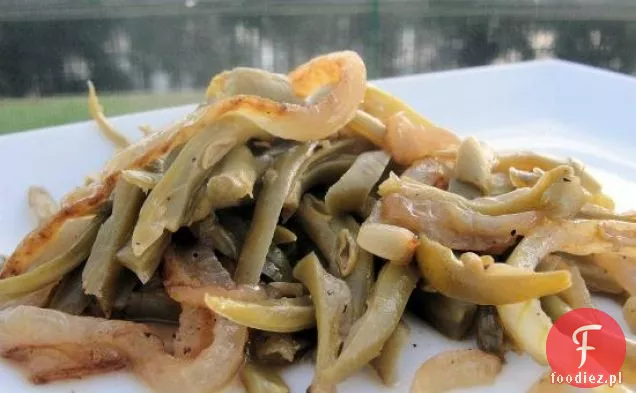 Gulasz z nigeryjskiej fasoli z sosem orzechowym