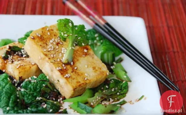 Grillowane Tofu i smażone Azjatyckie warzywa