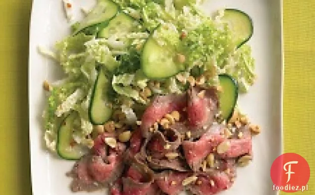 Azjatycka Sałatka Stekowa Z Ogórkiem I Kapustą Napa