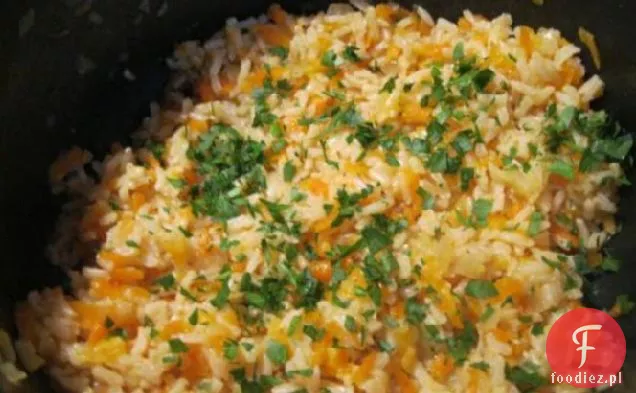 Brązowy ryż i marchew Pilaf