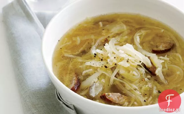 Zupa z kapusty, kiełbasy i ryżu