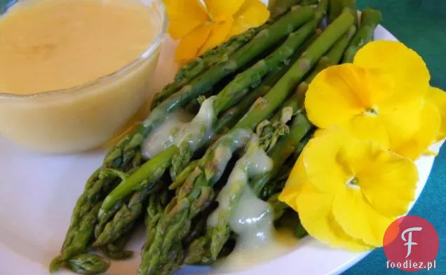 Asperge Violette: Fiołkowe Szparagi Z Sosem Holenderskim