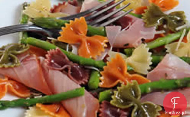 Wacky Mac®, szparagi i sałatka Prosciutto