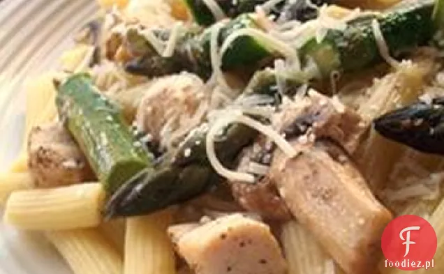 Penne z kurczakiem i szparagami