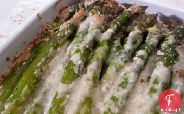 Polędwiczki paprykowe z kremem grzybowym i szparagami