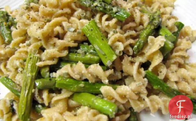 Makaron Szparagowy Pieczony Z Masłem Czosnkowym