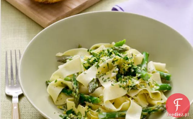 Pappardelle z Gremolatą cytrynową i szparagami