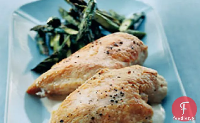 Pieczony kurczak ze szparagami i sosem Tahini