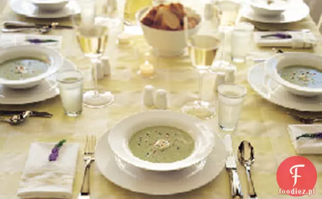 Szparagowy Bisque z Curry i Crème Fraîche
