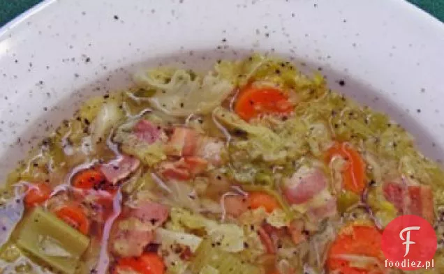 Zupa Kapustna Savoy Z Boczkiem I Czarnym Pieprzem