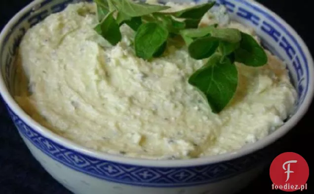 Dip z serem feta i czosnkiem