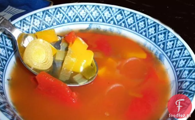 Warzywna lub wegańska zupa z Pora ziemniaczanego