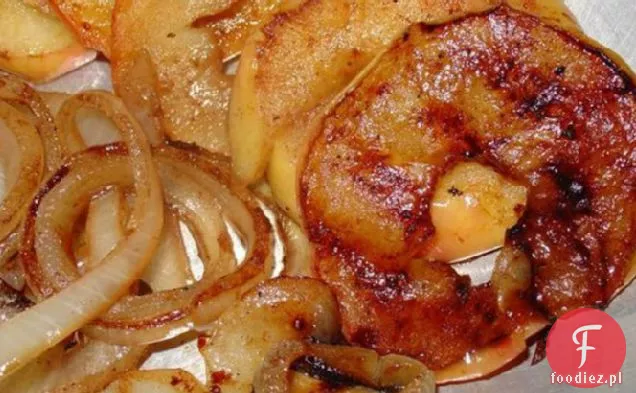 Grillowane przyprawione jabłka i cebula
